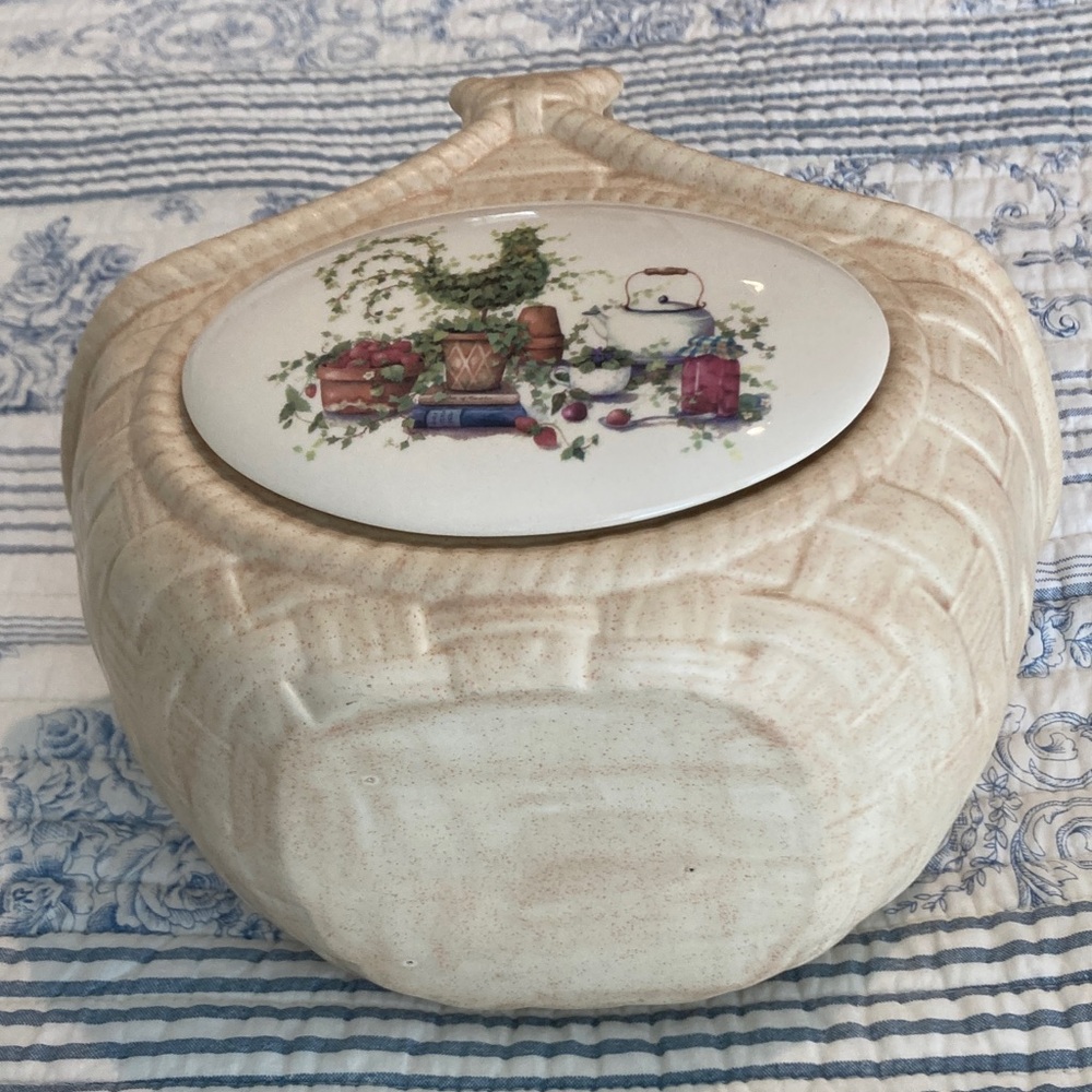 Elegant Cream Ceramic Basket with Handle